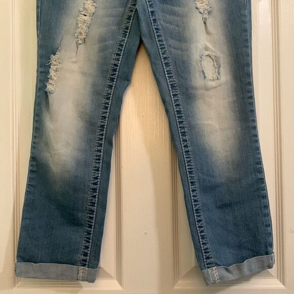 Vanity Light Wash Distressed Denim Capris Size 29 - Picture 2 of 7